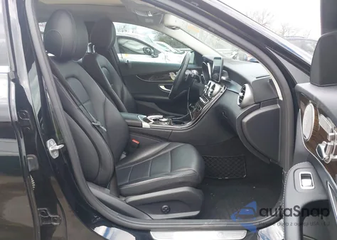 2017 Mercedes-Benz C 300 4Matic z USA, uszkodzony, nr VIN 55SWF4KB9HU229898